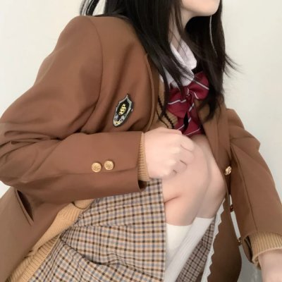 拿针的女孩